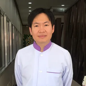Dr. Chatchai Taweeratanapanit, general dentistry specialist