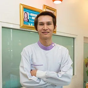 Dr. Phawat Chaiwong, aesthetic and implant dentist